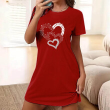 Damen-Nachthemd mit Herzprint zum Valentinstag, Kurzarm, Rundhalsausschnitt, locker geschnitten, weich und atmungsaktiv.