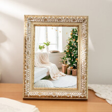 Cadre photo vintage : Décoration blanche antique disponible en plusieurs tailles pour votre maison !