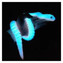 60 cm grote, lichtgevende 3D-geprinte slangenfiguur met beweegbare gewrichten