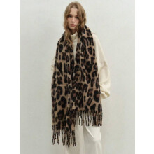 Cachecol de poliéster com estampa de leopardo, acessório de inverno.