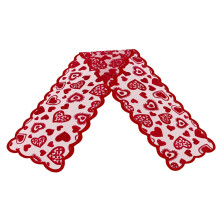 Prestieranie na stôl s červeným čipkovaným srdiečkom – polyester, 33x183 cm