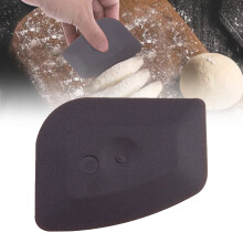 Raspador de Panelas em Nylon Preto Antirriscos (1 peça)