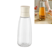 Recipiente de vidrio para sellar botellas de licor y almacenar bebidas espirituosas.