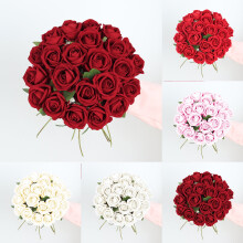 30 roses artificielles en velours rouge, tiges en soie