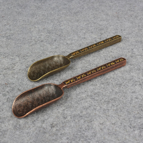Cuillère doseuse à thé en cuivre noir 16 cm