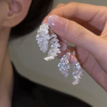 Ohrringe mit Weizenährenblatt-Motiv und Diamanten (1 Paar)