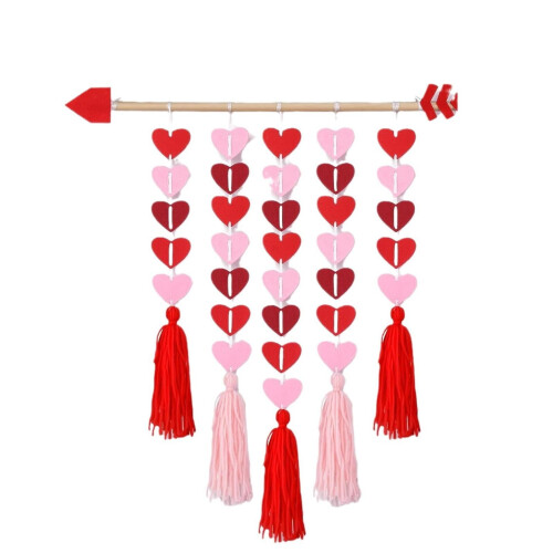 Boho Valentijnsdag muurslinger met vilten hartjes en