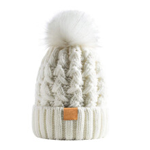 Bonnet d'hiver côtelé pour femme avec pompon, bonnet en maille douce et chaude, idéal pour le vélo, la luge et les sports de neige.