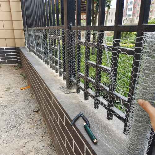 MultiPurpose Galvanized Mesh Roll Used in Garden for-15 meters 1