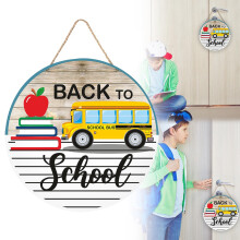 Letrero de madera para la puerta "Regreso a clases" – Diseño de autobús de dibujos animados