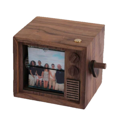 Illuminated, hand-cranked flipss-page photo machine with 2