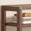 Prateleira de mesa ajustável de madeira com duas camadas, cor café. 7