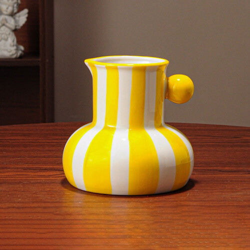 Stripete keramiske vaser – moderne minimalistisk design 1