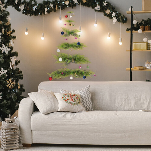 Wall-Mounted Christmas Tree with Decorative Balls 2