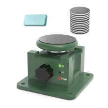 Pesant une mini polisseuse de 85 g comprenant des disques