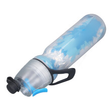 Bouteille d'eau en PE bleue Ă brumisation 500 ml avec boucle de transport