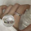 Aperto con Larghezza ' Indice  da Donna Elegante  Aperto con Indice 2