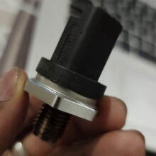 4X Fuel Rail Pressure Sensor Pressure Relief Valve Fuel Rail Sensor Transducer for 0281002797 0281006507