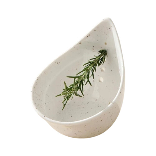 L'outil de décapage d'herbes en résine décorative présente-Blanc