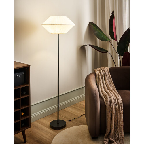 Beliani Floor Lamp MAKETSI Metal Black 1