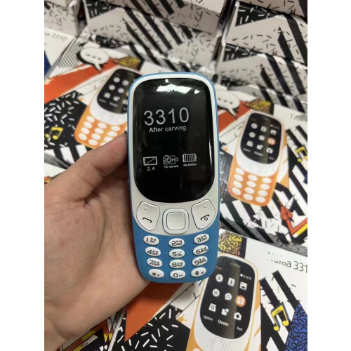 Celular Dual SIM 2G com tela de 2,4 polegadas e botões grandes, ideal para idosos.