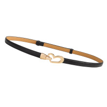 Cinturón ajustable de piel sintética con adornos de corazón para mujer