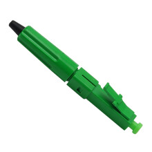 Conector UPC que garantiza configuraciones de red rápidas con una calidad de señal superior para una implementación rápida, asegurando una baja