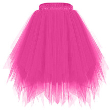 Saia feminina rosa choque de tule com bainha assimétrica e camadas de tela.