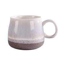 Mug en céramique, finition tournée au four, 473 ml (16 oz).