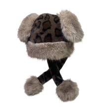Wintermütze mit Ohrenklappen und schönem-Großer Leopardenprint