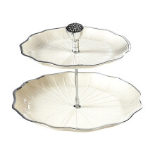 Plateau à fruits argenté à plusieurs niveaux, petit modèle, avec motif floral, idéal pour organiser une table basse ou un en-cas dans le salon.