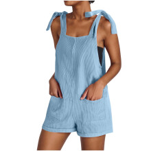 Macacão feminino azul claro, modelagem solta, com design sem mangas ajustável, bolsos duplos e pernas largas – Macacão confortável, ideal para