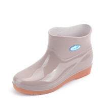 Women's Ultra-Lightweight Rain Boots – Waterproof Short Boots for Gardening, Outdoor Use, Compatible with All Sizes