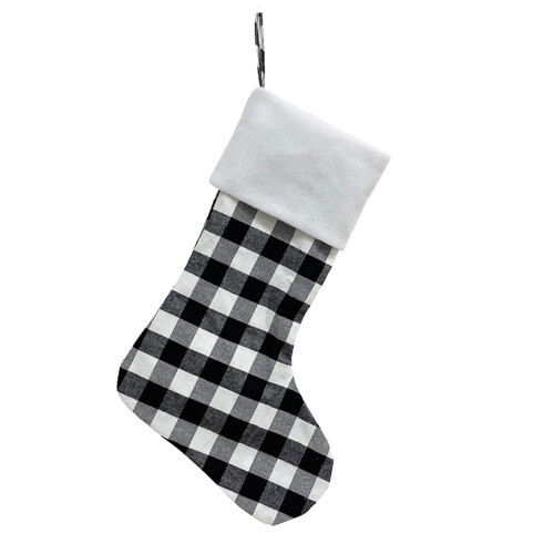 Schwarz-weiß karierter gestrickter Weihnachtsstrumpf