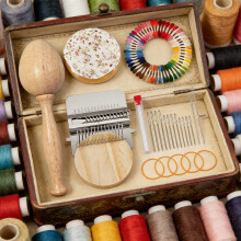 Mini Darning Loom Kit for Socks & Knits, with 14 Needles, 50-Color Threads, Egg-Shaped – Compatible with Speedweve