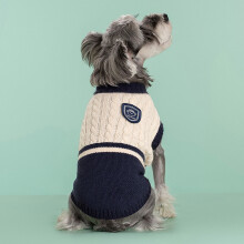 Suéter estiloso para cães com blocos de cores, quente e moderno, ideal para o inverno em cães de pequeno e médio porte. Disponível na cor azul