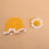 Σετ ρούχων Sunflower Desk Goose – Φόρεμα & καπέλο από τσόχα, 15εκ. 1