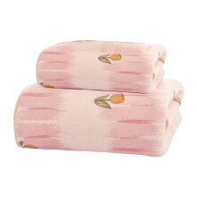 Ensemble de trois serviettes en velours corail : un souvenir luxueux, doux et absorbant, un choix chaleureux et attentionné.