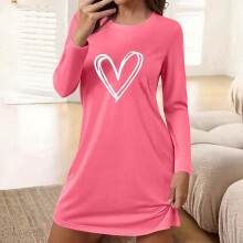 Camicia da notte corta da donna a girocollo, maniche lunghe, con stampa a cuori sul petto, vestibilità ampia, comoda e graziosa, ideale per la