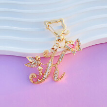 Boutique Angel A-Z26 Schlüsselanhänger mit Schmetterlingsmotiv, Initialen, Kristallmetall, Taschenanhänger, Muttertagsgeschenk, Schmuck für