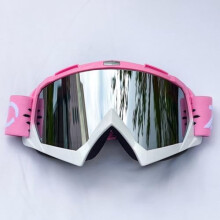 Óculos de motocross para quadriciclos com lente de policarbonato e alça ajustável.
