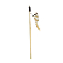 Varita de juego interactiva para gatos de 15,75" con plumas y cascabel. Incluye caña de pescar para gatos con diseño de ratón colgante.
