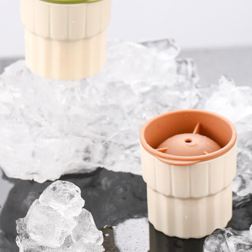 1Pcs Round Ice Cube Mold, Portable Reusable Ice Ball Maker, Spherical Ice Cube Maker for Whiskey Enthusiasts 2