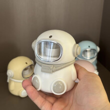 Tandpetarhållare, tandpetareutmatare med tryckfunktion, tandpetareask i tecknad stil för astronauter, stor kapacitet, 9*9*11 cm.