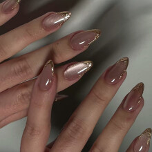 Plaknagels, kattenoogjes, nepnagels, glitterdesigns, volledige dekking, lijmnagels, glanzende acrylnagels, kunstnagels