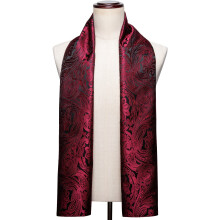 Cachecol masculino longo cinza, dourado e preto com estampa floral paisley - acessório de moda para outono e inverno.
