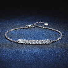 Armband mit lächelndem Engel aus 925er Sterlingsilber – Zart, luxuriös und perfekt für jeden Tag