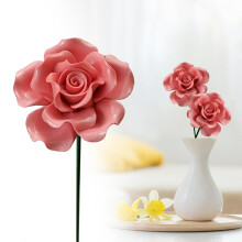 Rose rouge en céramique faite à la main – Ornement de table rouge vif pour Halloween, mini centre de table floral, décoration de fête effrayante