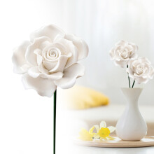 Rosa in ceramica bianca – Realizzata a mano, riutilizzabile, da tavolo