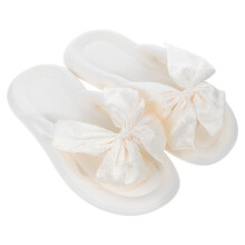 Pantuflas elegantes de seda blanca con lazo, suela suave, ligeras y versátiles, ideales para el verano.